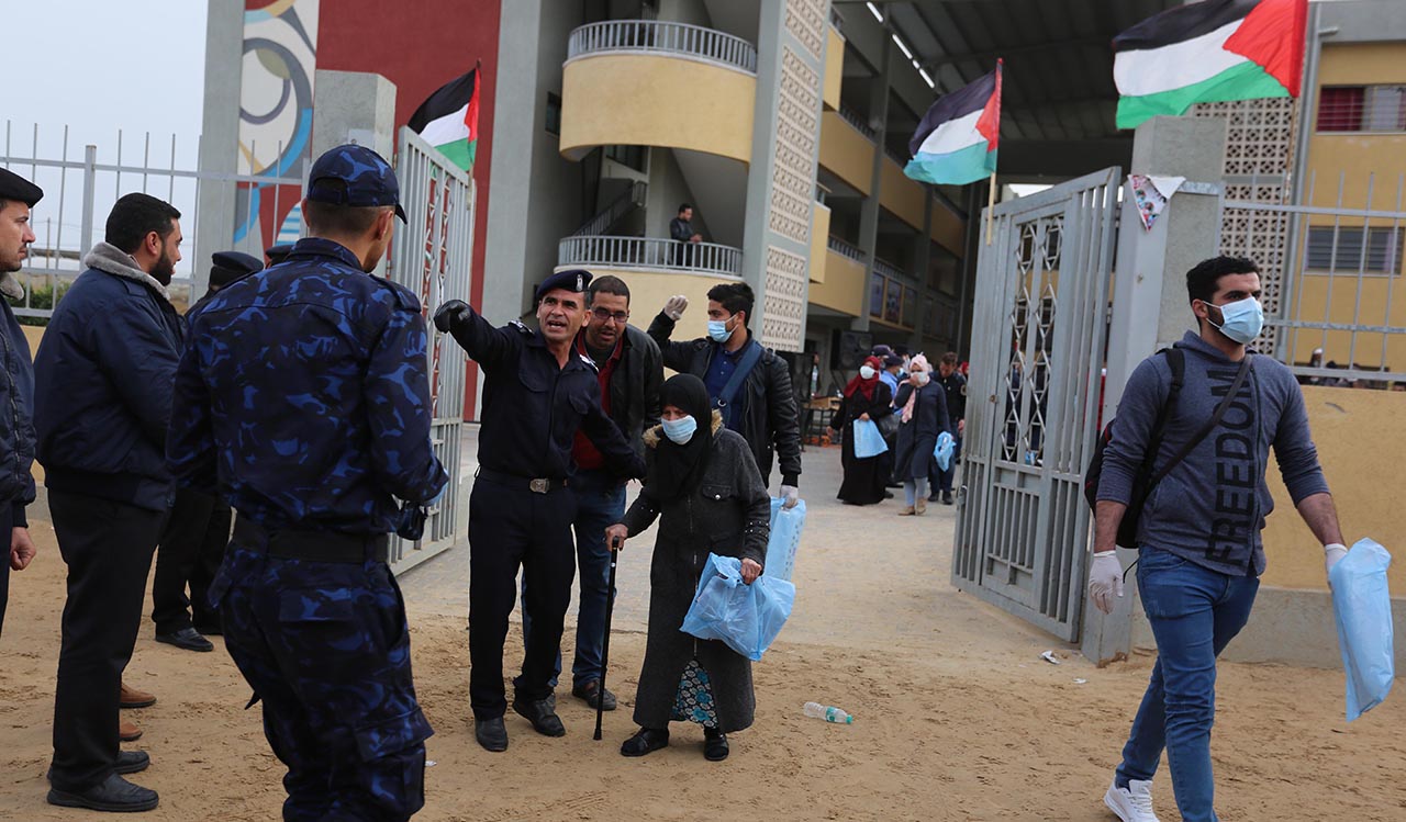 Gazze'de karantina sürecini dolduran 321 kişi evlerine döndü