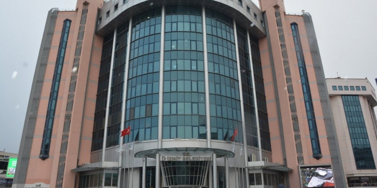 İzmit Belediyesi, dağıtacağı yardım kolilerini küçük esnaftan alacak