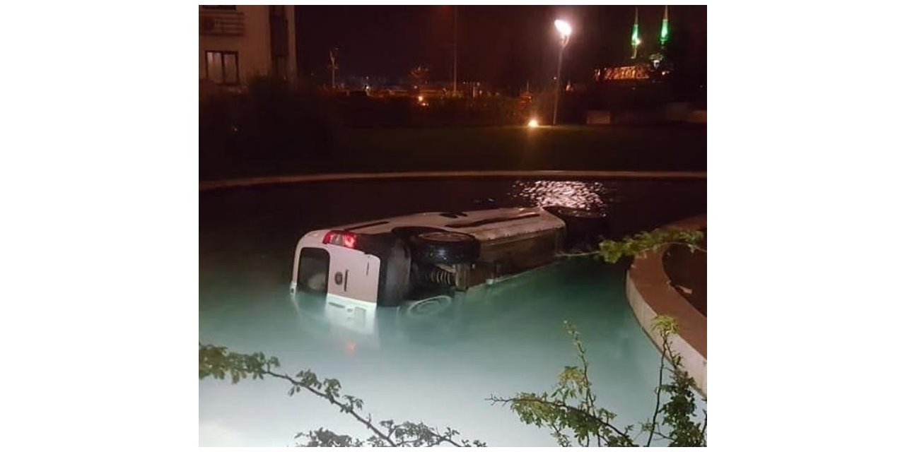 Yok böyle kaza... Alkollü direksiyona geçti site havuzuna uçtu