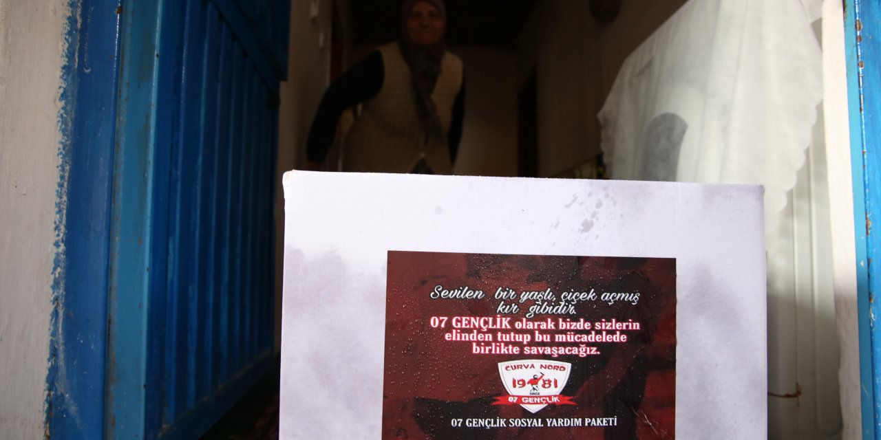 Antalyaspor'un taraftar grubu, yaşlılar için seferber oldu