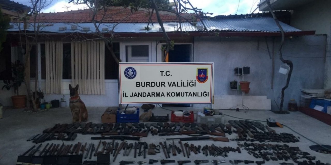 Burdur’da silah kaçakçılığı operasyonu