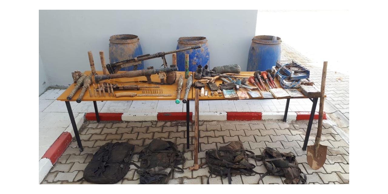 Bitlis'te PKK'lı teröristlerin kullandığı 2 sığınakta silah ve mühimmat ele geçirildi