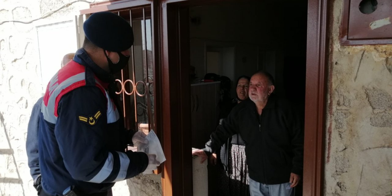 Niğde'de 89 yaşındaki Bilal dede Milli Dayanışma Kampanyası'na destek verdi