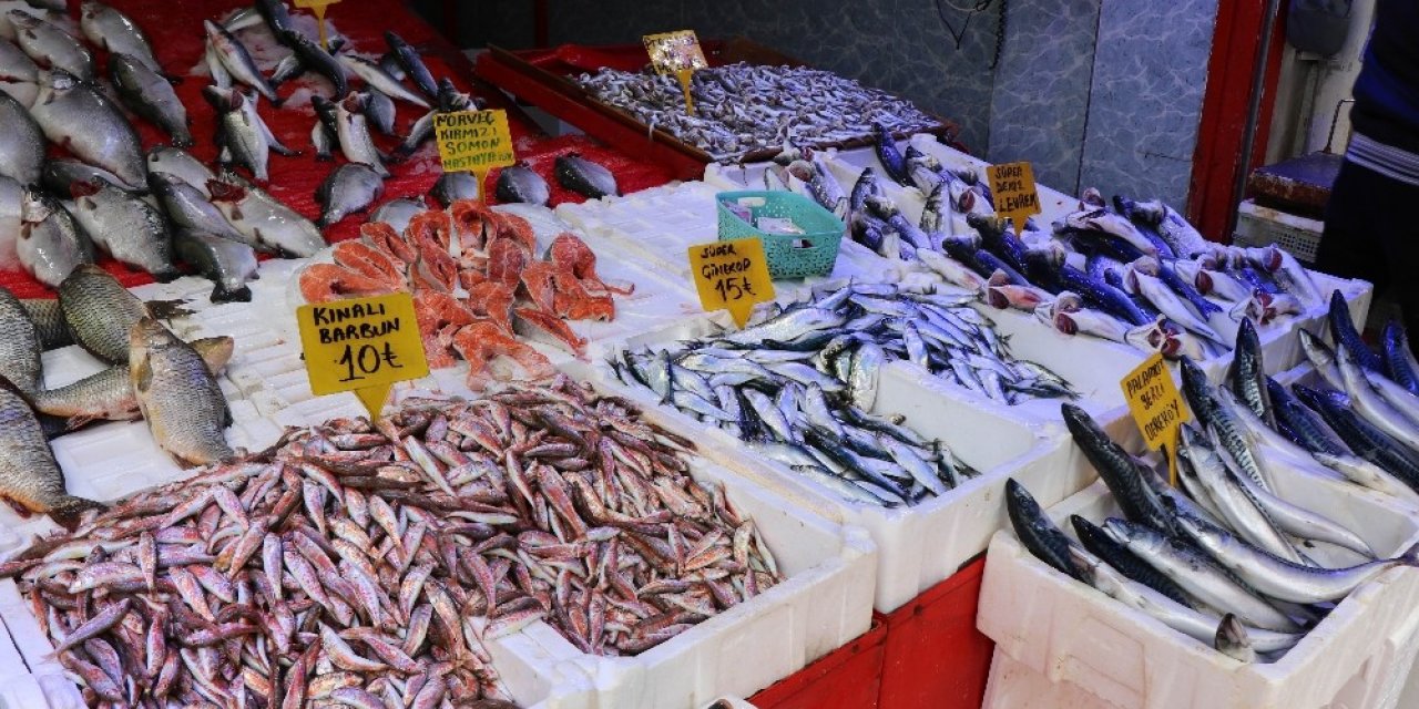 Koronaya karşı sezonun son balıklarıyla protein depoluyorlar