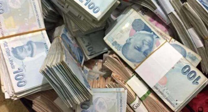 Konya'da 82 yaşındaki Gunsel nineden Milli Dayanışma Kampanyası'na destek