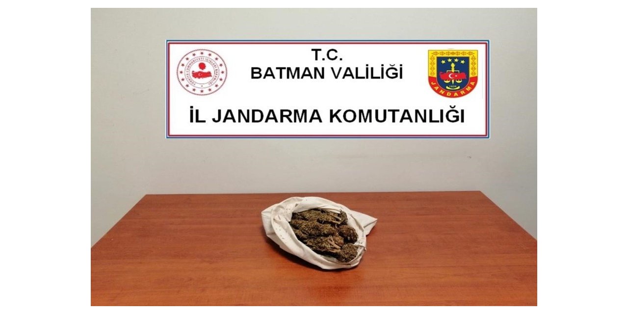 Batman’dan Mardin’e esrar götürmek isterken yakalandı