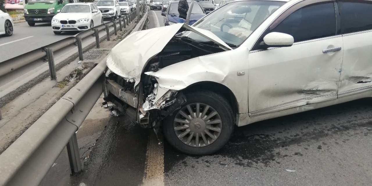 E-5 trafiğini kilitleyen kaza: 1 yaralı