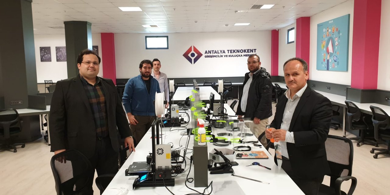 Antalya Teknokent'te "solunum cihazı çoklayıcısı" prototipi üretildi