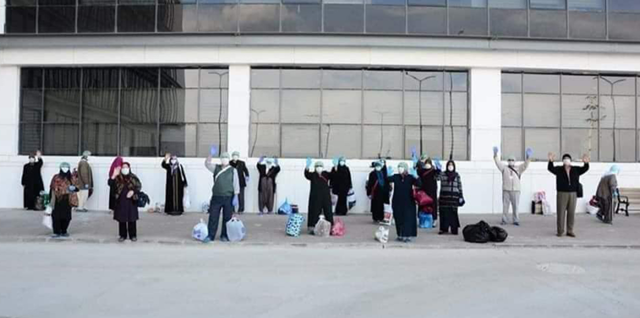 Konya'da 40 koronavirüs hastası alkışlarla taburcu edildi