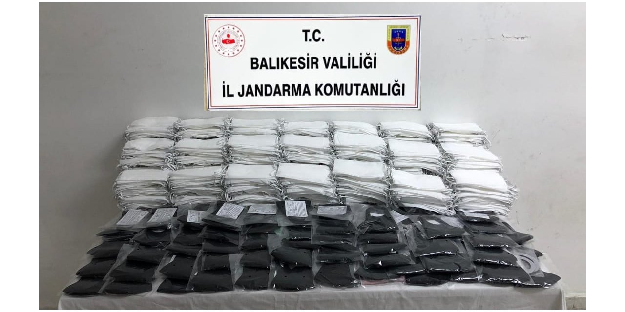 Balıkesir'de kaçak üretilen 9 bin 850 maske ele geçirildi