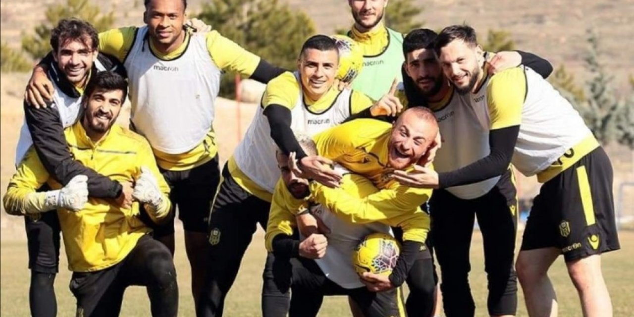 Yeni Malatyasporlu futbolcular taraftara seslendi