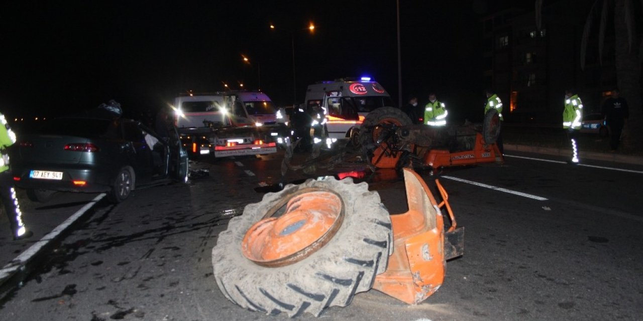 Alkollü sürücü traktöre arkadan çarptı: 3 yaralı