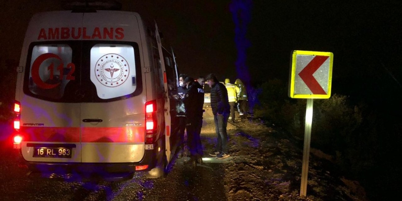 Bursa’da kontrolden çıkan otomobil 30 metre şarampole uçtu
