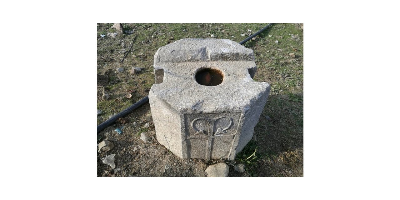 Roma dönemine ait taş sütuna jandarmaya satmaya kalkıştı