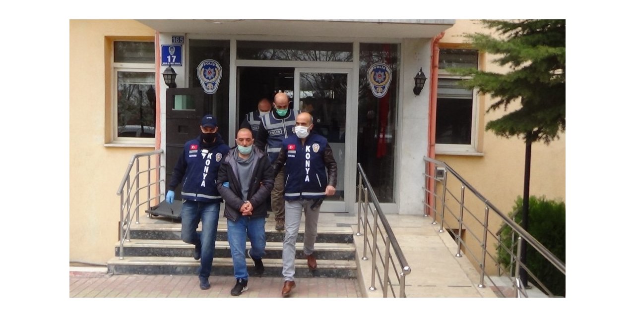 Üç kişiyi öldürüp polise teslim oldu