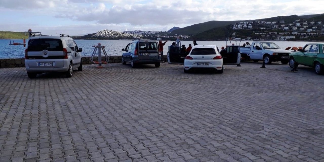 Sahilde toplanınca cezayı yediler