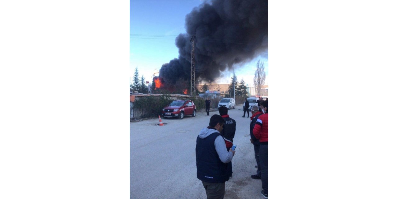 Başkent’te market deposunda yangın
