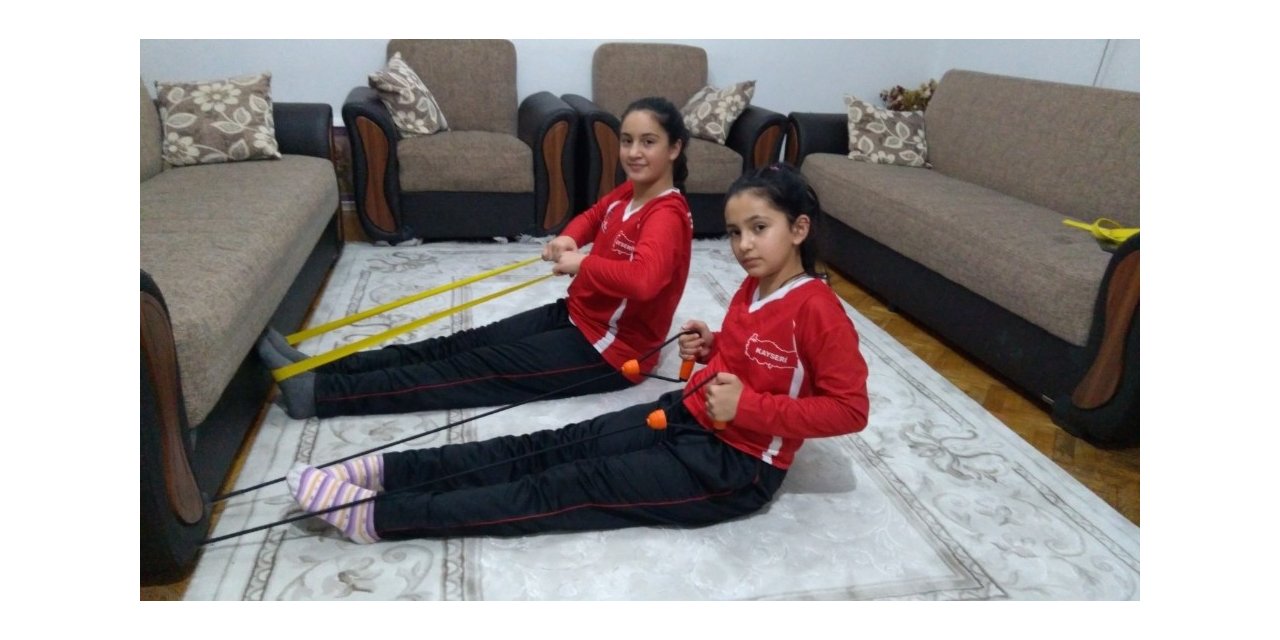 Sporcular antrenmanlarını evde sürdürüyor