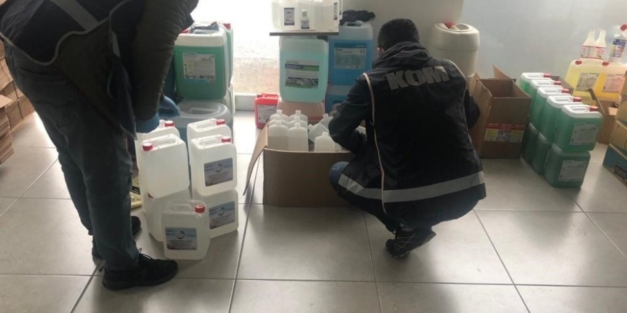 Ordu’da kaçak üretilen el dezenfektanı ve 130 bin maske ele geçirildi