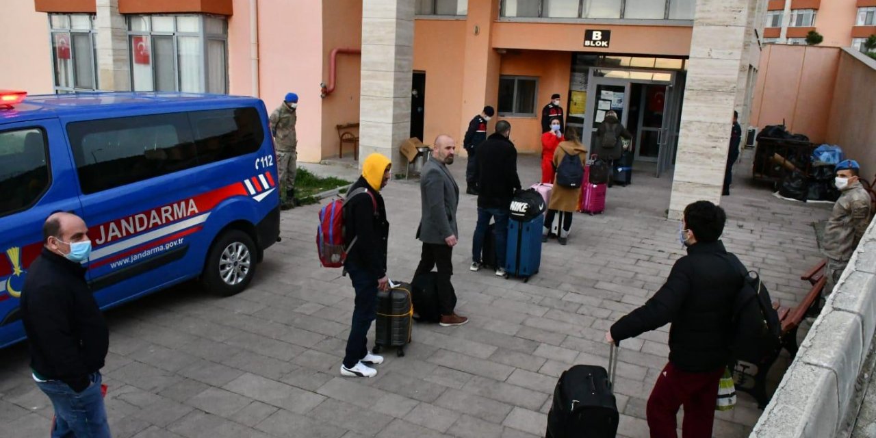 Avrupa'dan getirilen 70 kişi, Balıkesir'deki yurtta karantinaya alındı
