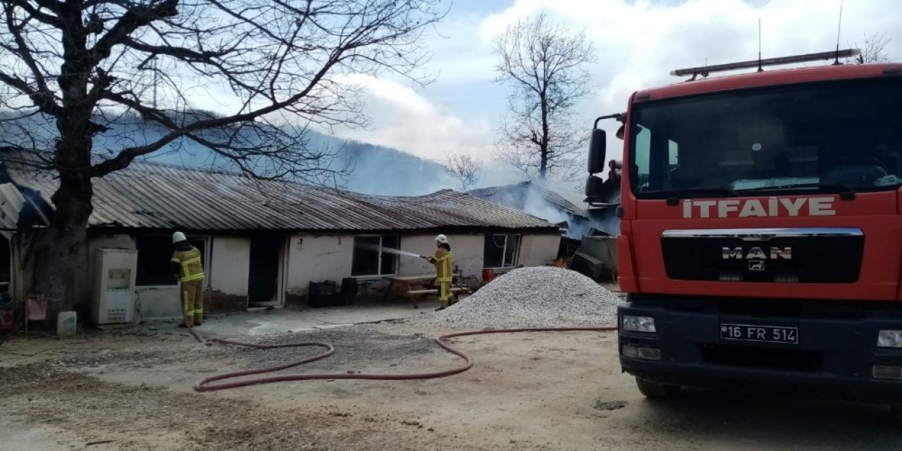 Mustafakemalpaşa’da mermer ocağında yangın çıktı