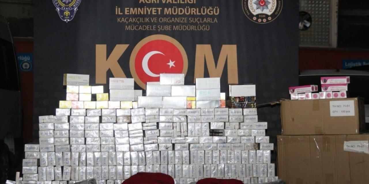 Kargo aracında kaçak sigara ve ürünler ele geçirildi