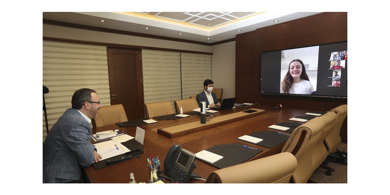 Bakan Kasapoğlu, Tokyo Paralimpik Oyunları’na kota alan milli sporcularla görüştü