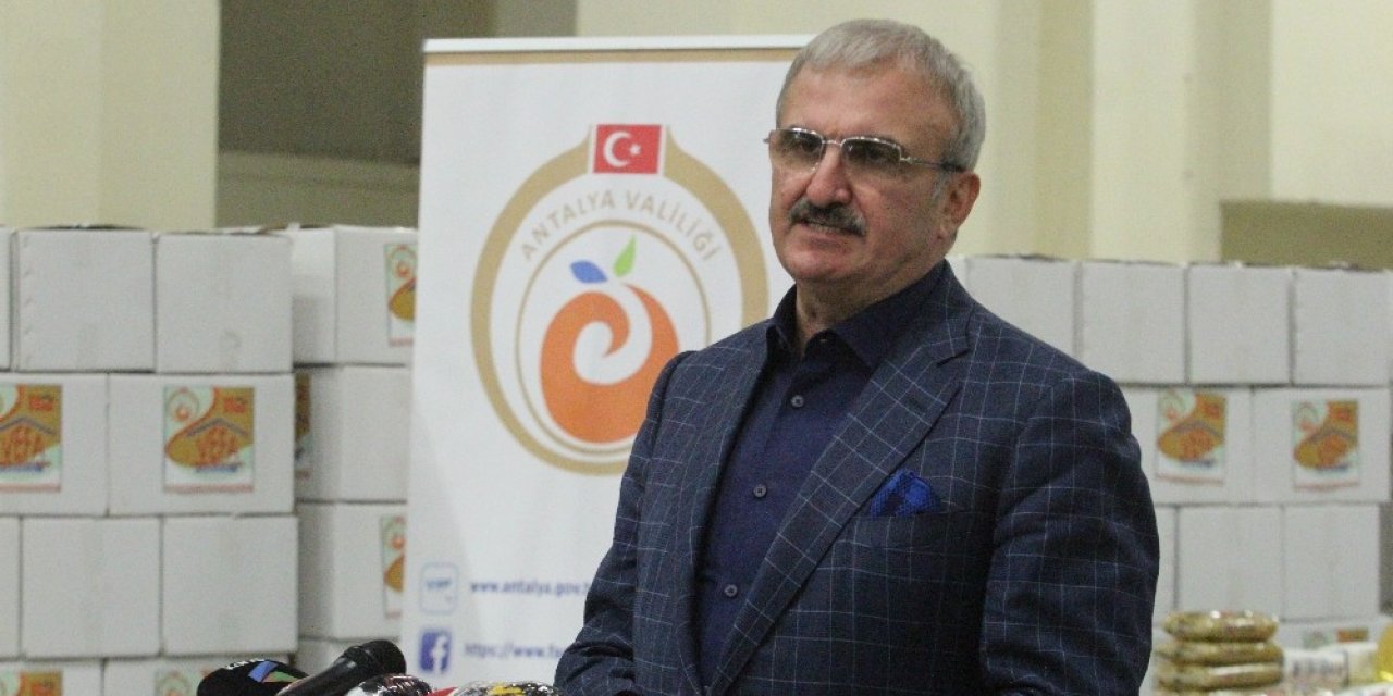 Vali baskını sosyal medya hesabından "İlginç şeyler yaşanıyor" başlığıyla paylaştı