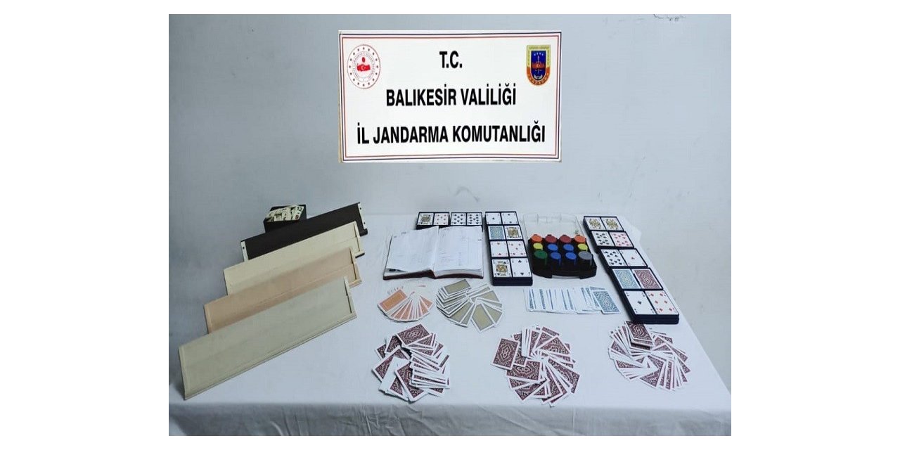 Dışarıdan kahvehane içeriden kumarhane
