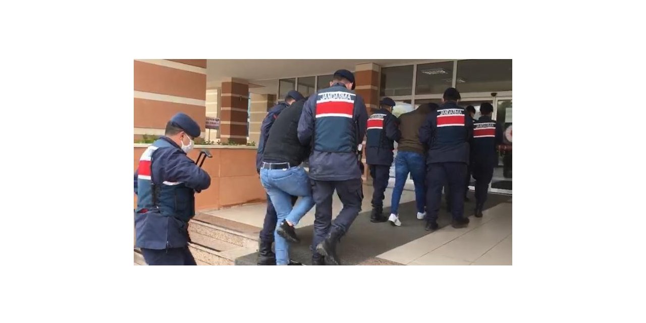 Hem halka hizmet ediyorlar hem de suçlularla mücadele ediyorlar