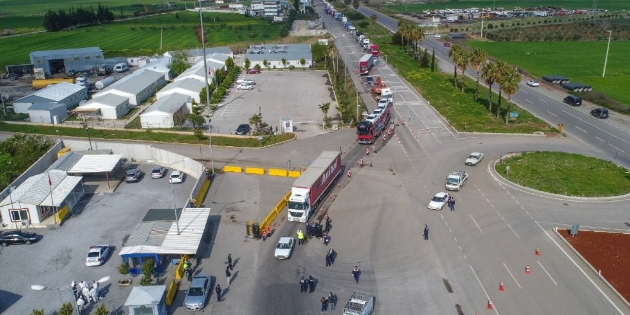 Antalya’da korona yasağına uymayanlara ceza yağdı
