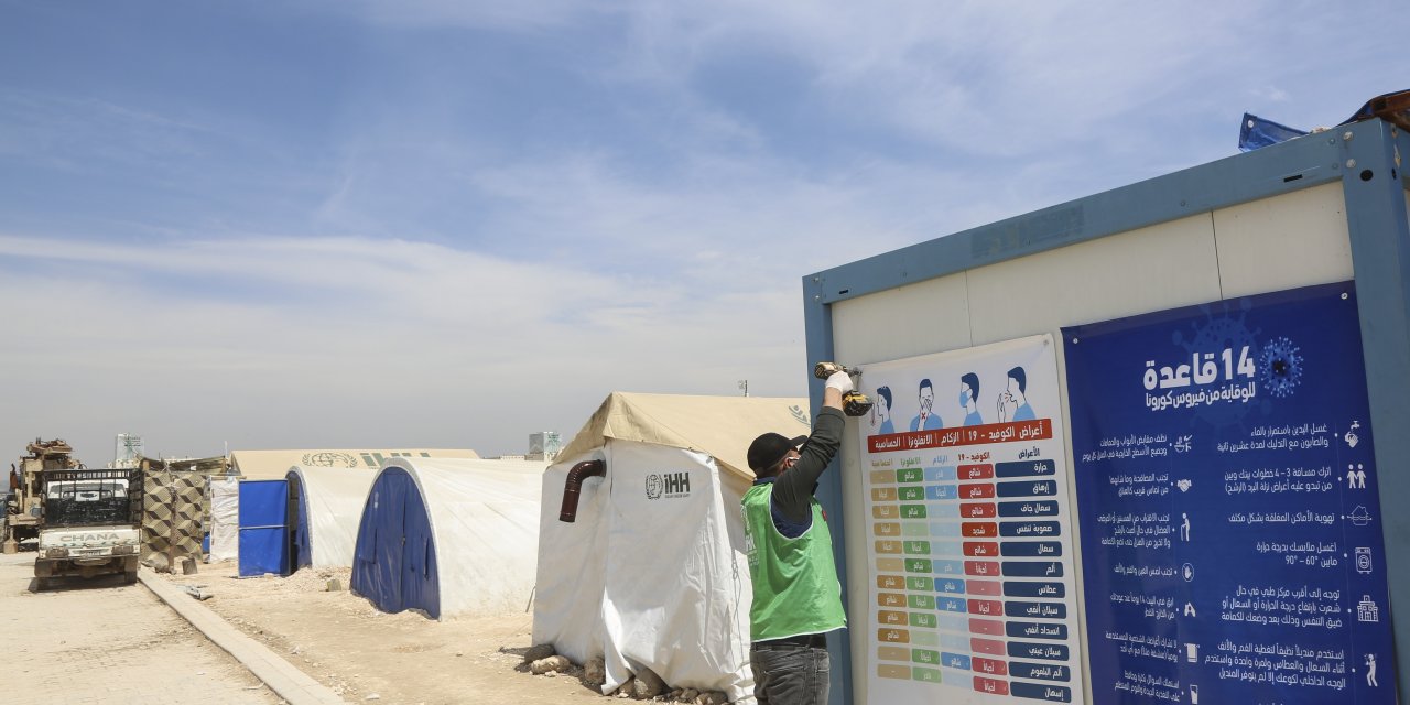 İHH, Suriye'nin kuzeyinde Kovid-19'la ilgili bilgilendirme çalışmalarını sürdürüyor