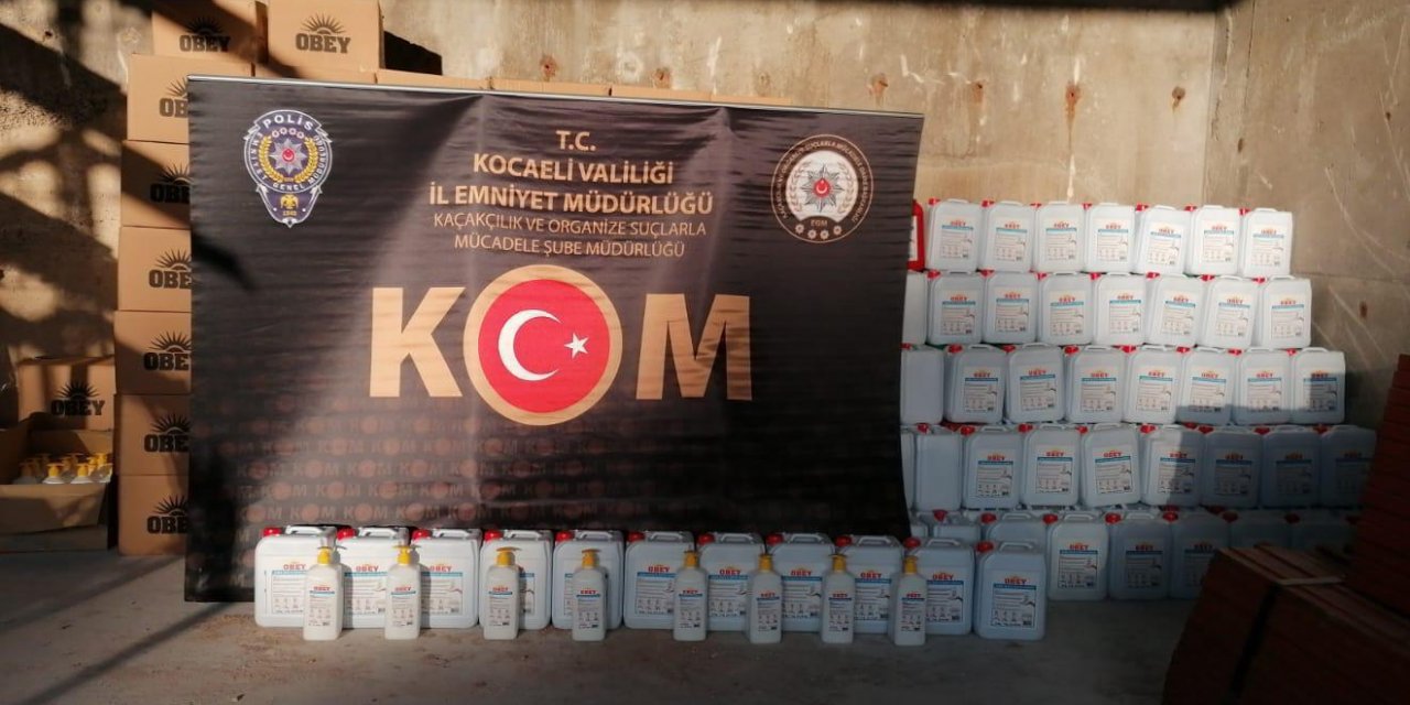 Kocaeli'de 3 bin 340 litre kaçak dezenfaktan ürünü ele geçirildi