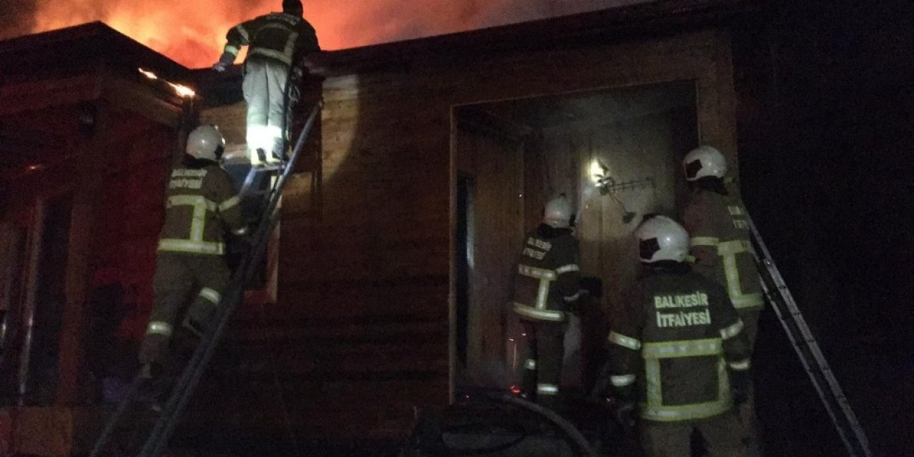 Edremit’te ısı pompası ahşap evi yaktı