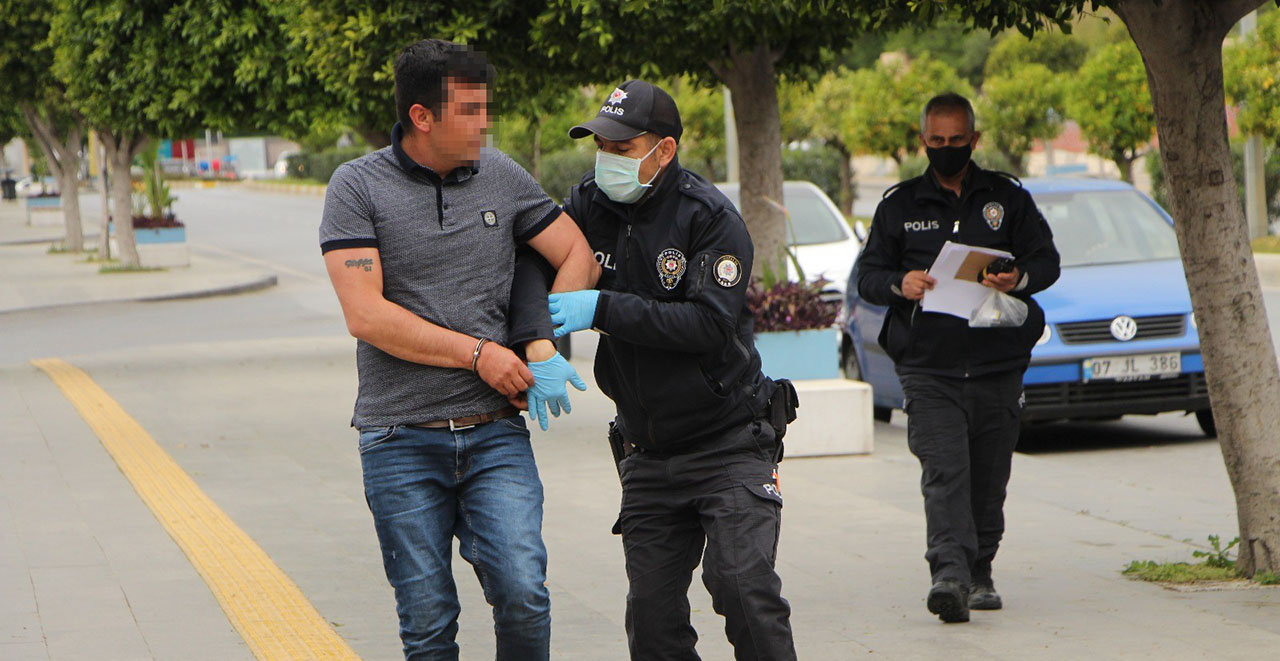 Hırsız polise 'Hareket çekme, hareketin kralını görürsün' tehdidi