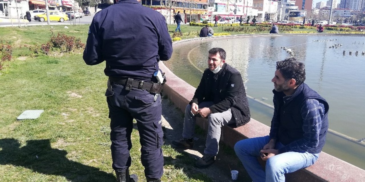 Yasağa rağmen havuz kenarında oturan adamdan ilginç savunma