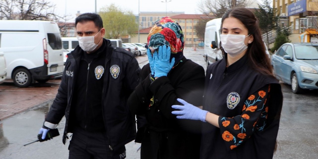 Elindeki sıvıyı asansör ve kapılara süren kadın adliyeye sevk edildi