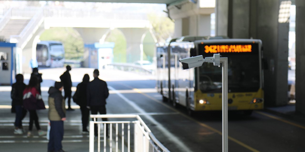 Ateşi yüksek çıkan yolcular metrobüse binemiyor