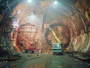 Marmaray'da film gibi hırsızlık