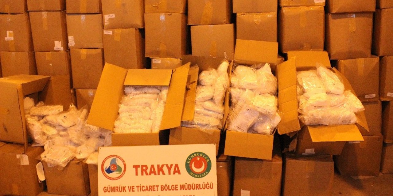 Tıbbi koruyucu malzeme kaçakçılığına geçit verilmedi
