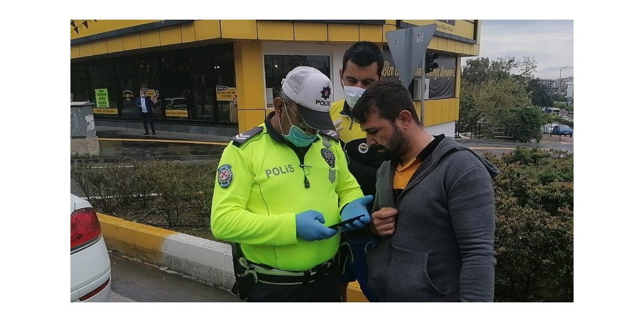 Kırmızı ışıkta geçmedim iddiasına polisten kaza yerinde görüntülü cevap