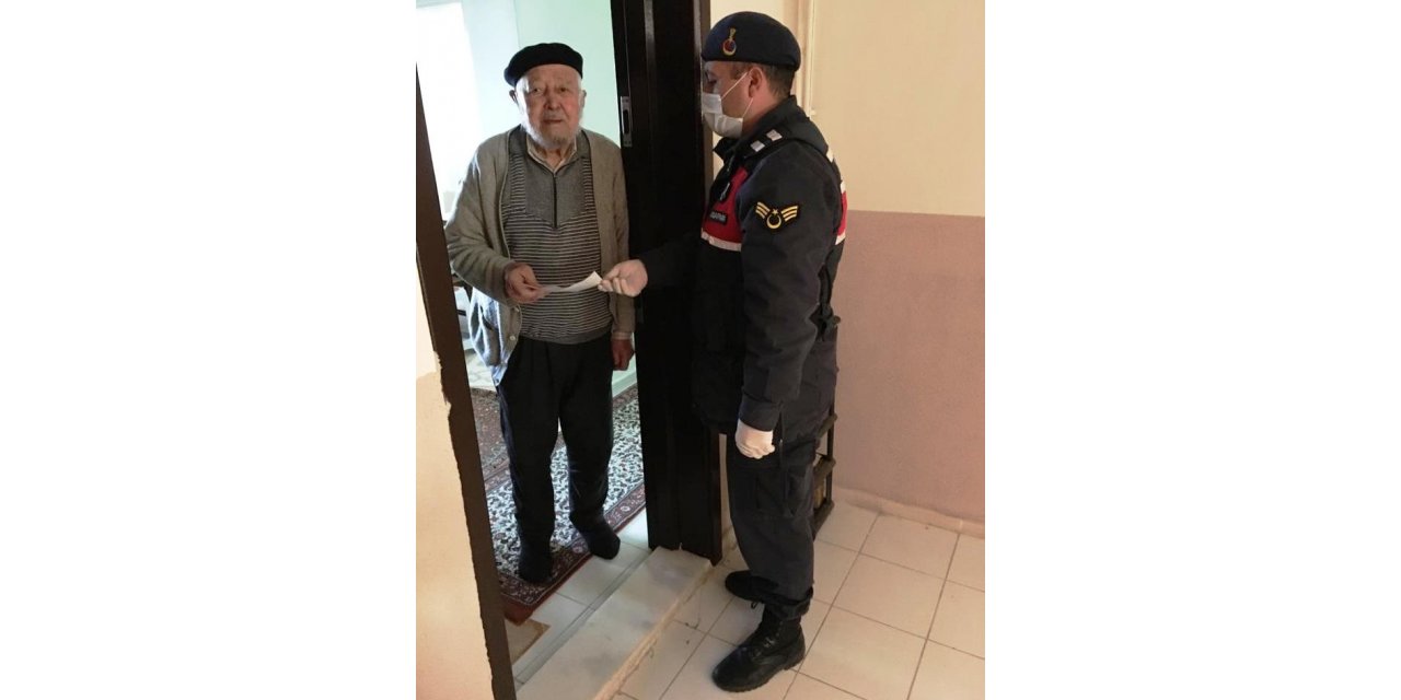 Sabahattin dede, 10 bin lirasını Milli Dayanışma Kampanyası'na bağışladı