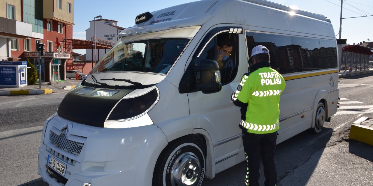 Gaziantep, Şanlıurfa, Malatya ve Kahramanmaraş'ta yasağının ardından sokaklar boşaldı