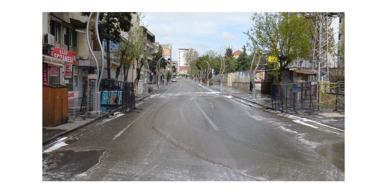 Yeni güne uyanan Silvan sessizliğe büründü