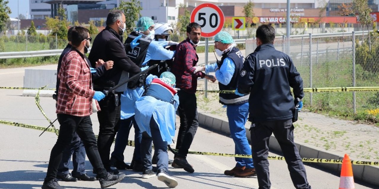 Korona virüs testi pozitif çıktı, hastaneden kaçıp polislere dehşet yaşattı