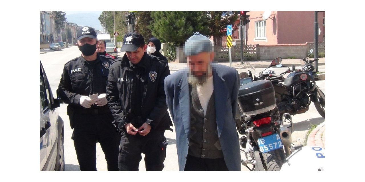 Sokağa çıktı, uyarılara aldırış etmeyince gözaltına alındı