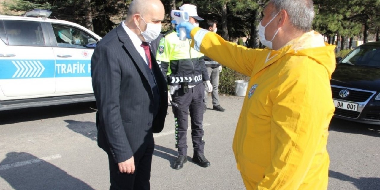 Emniyet Müdürü Artunay, kontrol noktasını denetledi