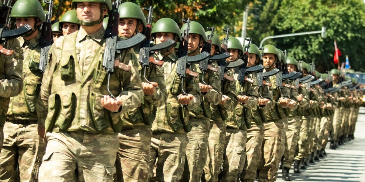 UZAKTAN EĞİTİMLE ASKERLİK Mİ GELİYOR?