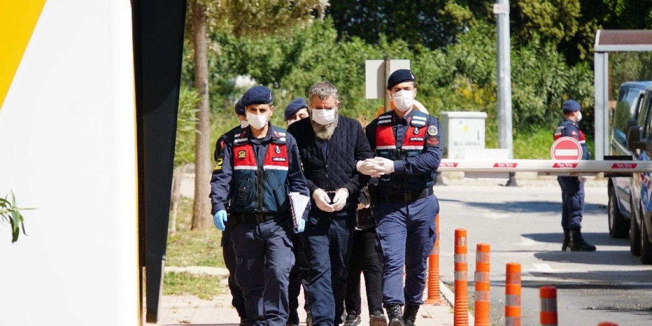 Lüks villayı kumarhaneye çevirdiler