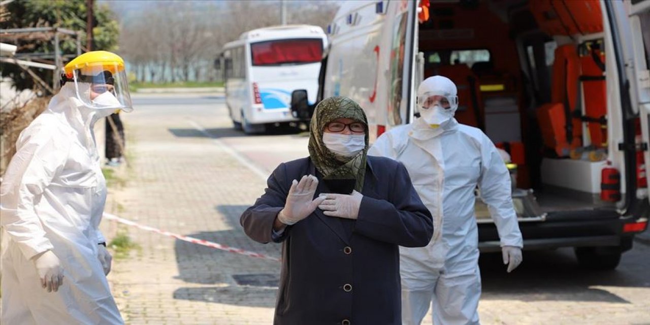 Şadiye anne 80 yaşında koronavirüsü yendi!